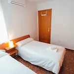 Comfortable- 2bd 1bth- Triana Lägenhet *