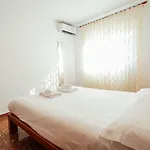 Lägenhet Comfortable- 2bd 1bth- Triana