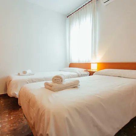 Comfortable- 2bd 1bth- Triana * Sewilla