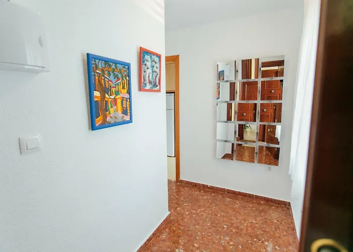 Comfortable- 2bd 1bth- Triana Sewilla